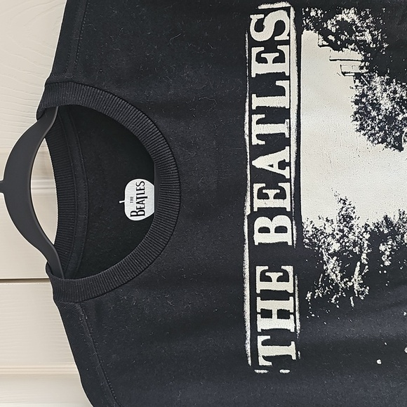 NWT Hybrid The Beatles Abbey Road Album Songs  Black Crewneck Sweater L - Picture 6 of 15